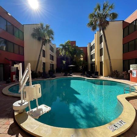 Tropical Palms Hotel Clearwater Exterior photo