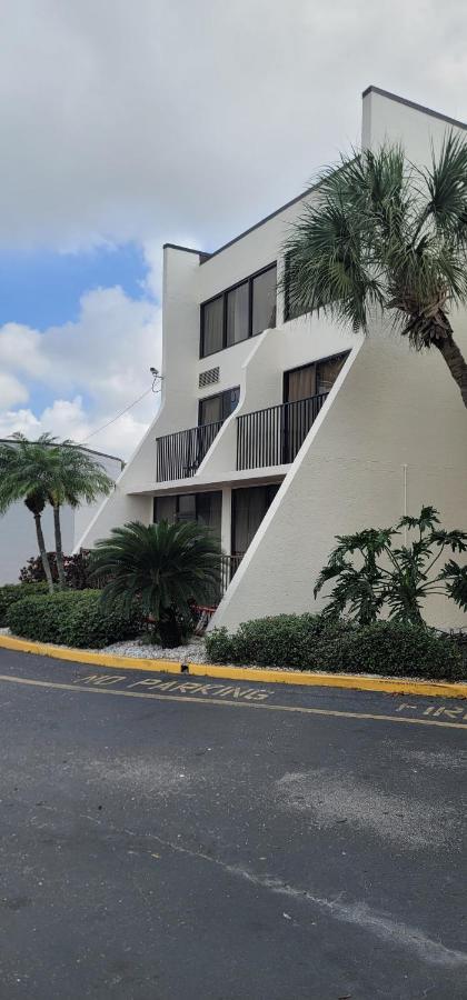 Tropical Palms Hotel Clearwater Exterior photo